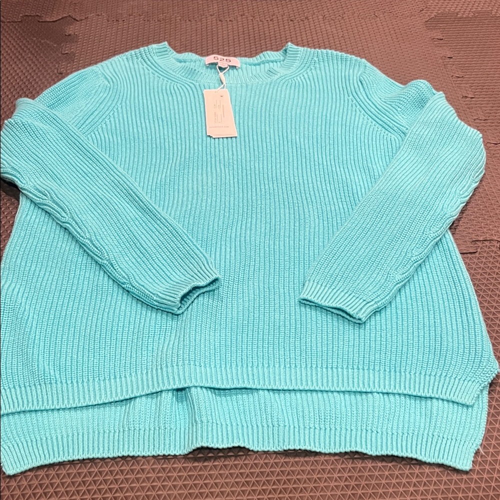 525 Sweater
Small
Light Blue